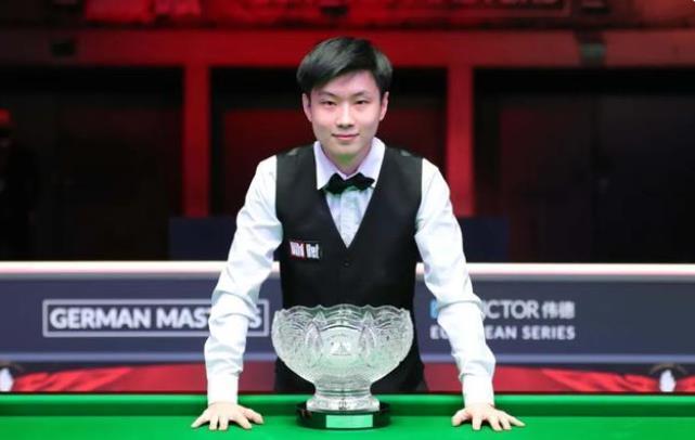 的背后不仅 的背后不仅